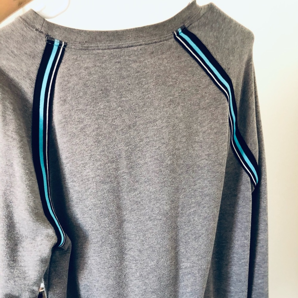 Sweater - Picture 2 of 6